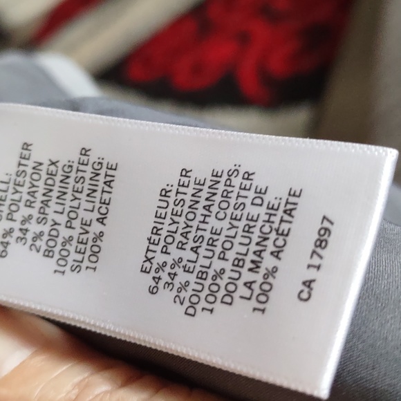 Beautiful grey blazer by Banana Republic 🌼 - Picture 13 of 16